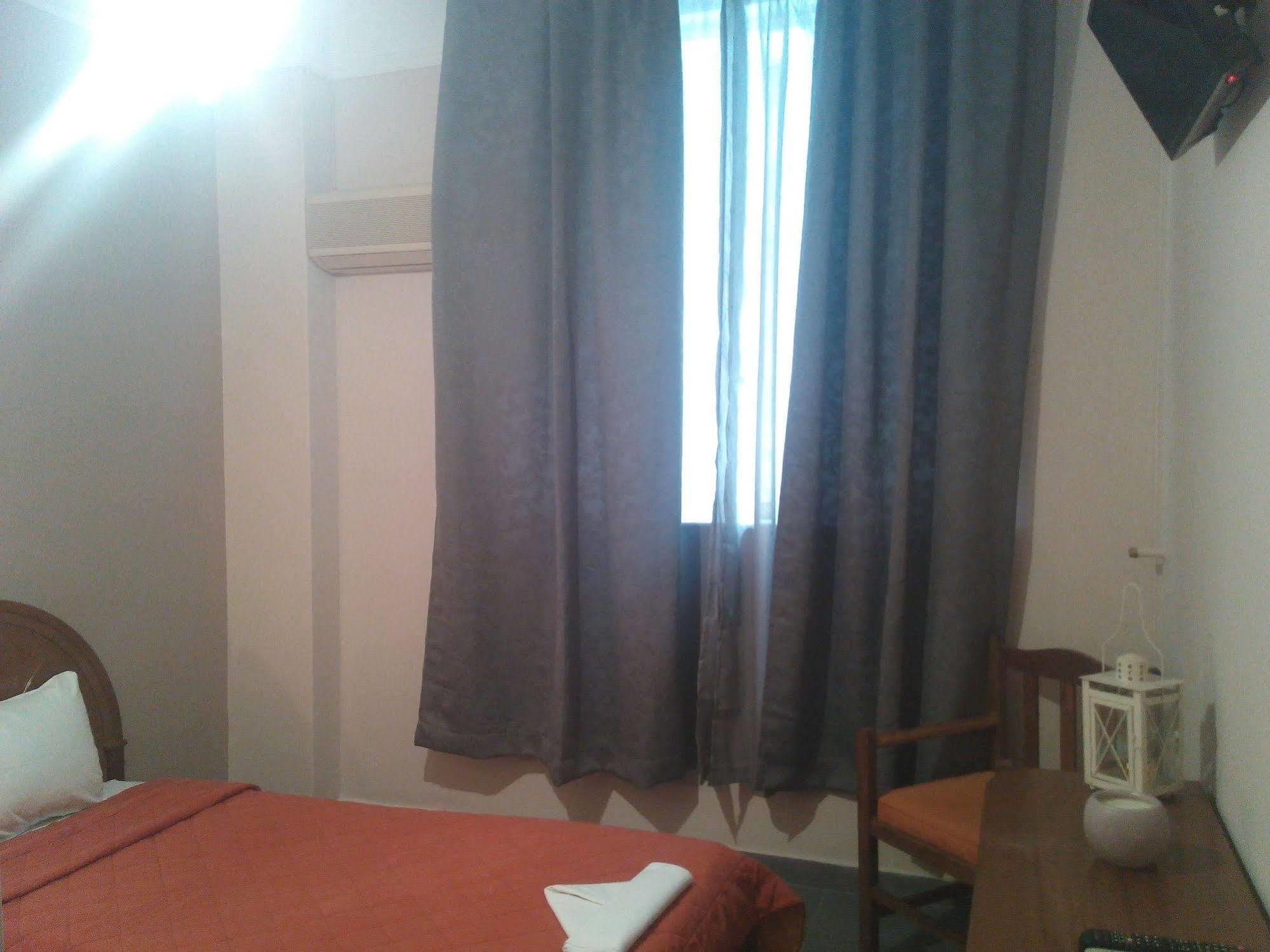 Achillion Hotel Piraeus Buitenkant foto